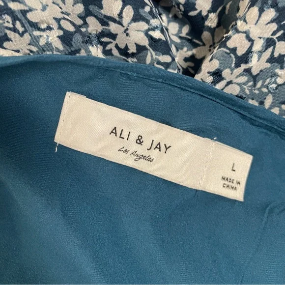 ALI & JAY Lagoon Stolls Blue Floral Wide-Leg Jumpsuit, size large. Damage flaws - Picture 4 of 17